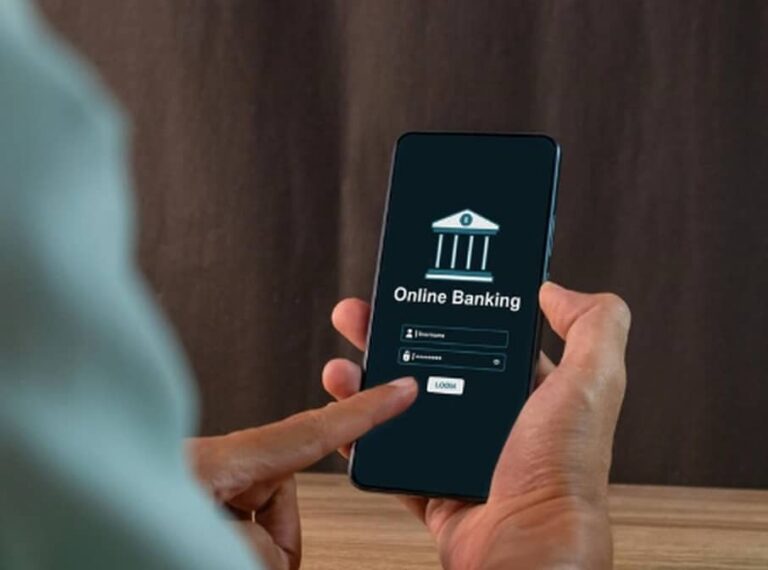 The rise of Fintech and Digital Banks: Redefining financial services in the US and Canada