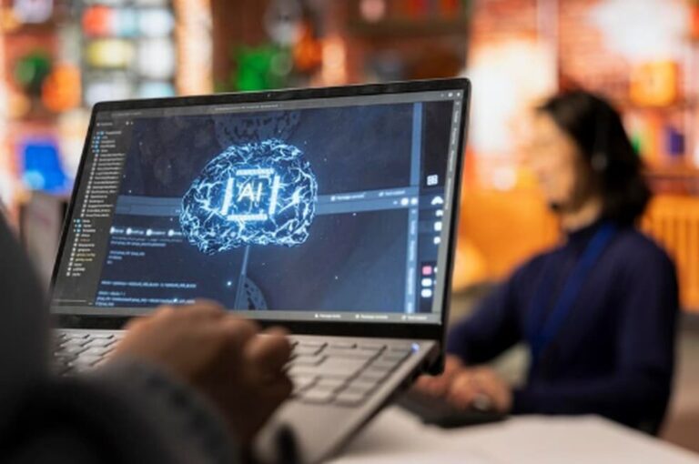 How Artificial Intelligence Is Transforming Personal Financial Planning in North America
