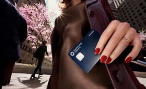 Premium Credit Cards in the US and Canada: Are High Annual Fees Still Worth It in 2025?