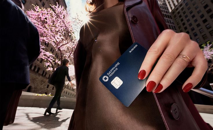 Premium Credit Cards in the US and Canada: Are High Annual Fees Still Worth It in 2025?