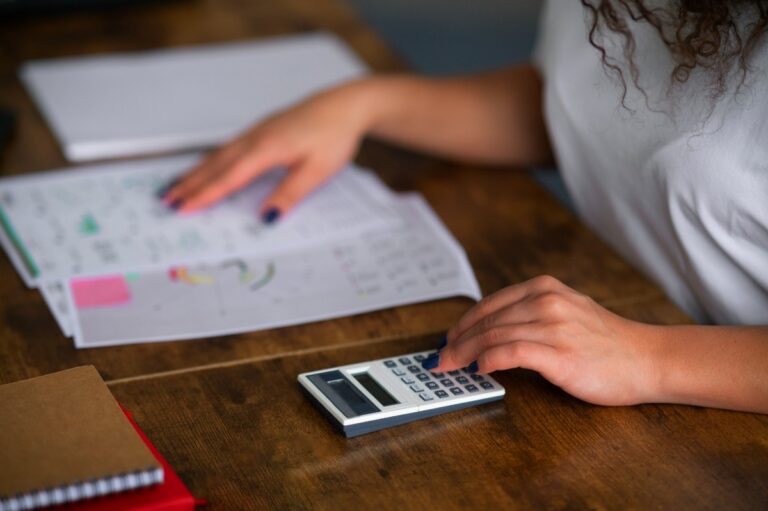 Como calcular o CET (Custo Efetivo Total) antes de contratar um empréstimo